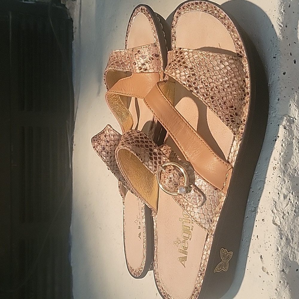 NEW Alegria By Pg Lite Gold Leather SandasShoes Womens Size 8 US/ 38EUR